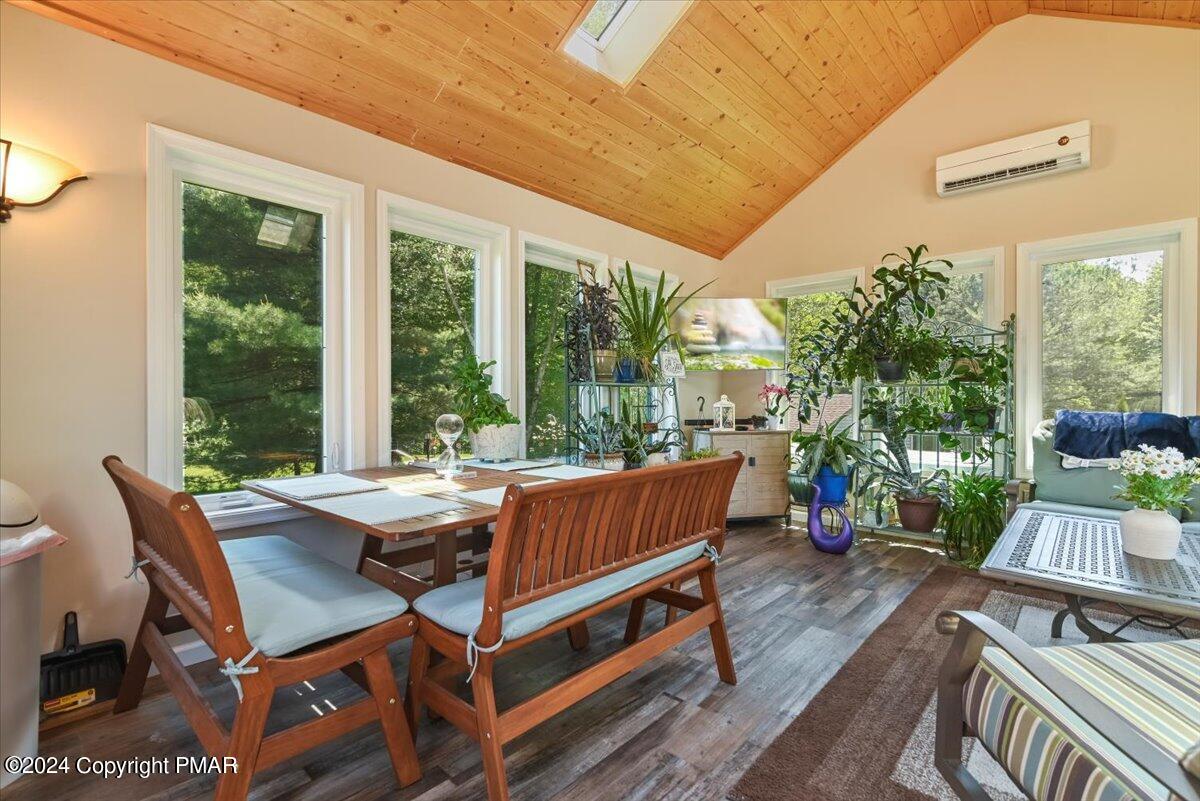 4133 Crest View Drive