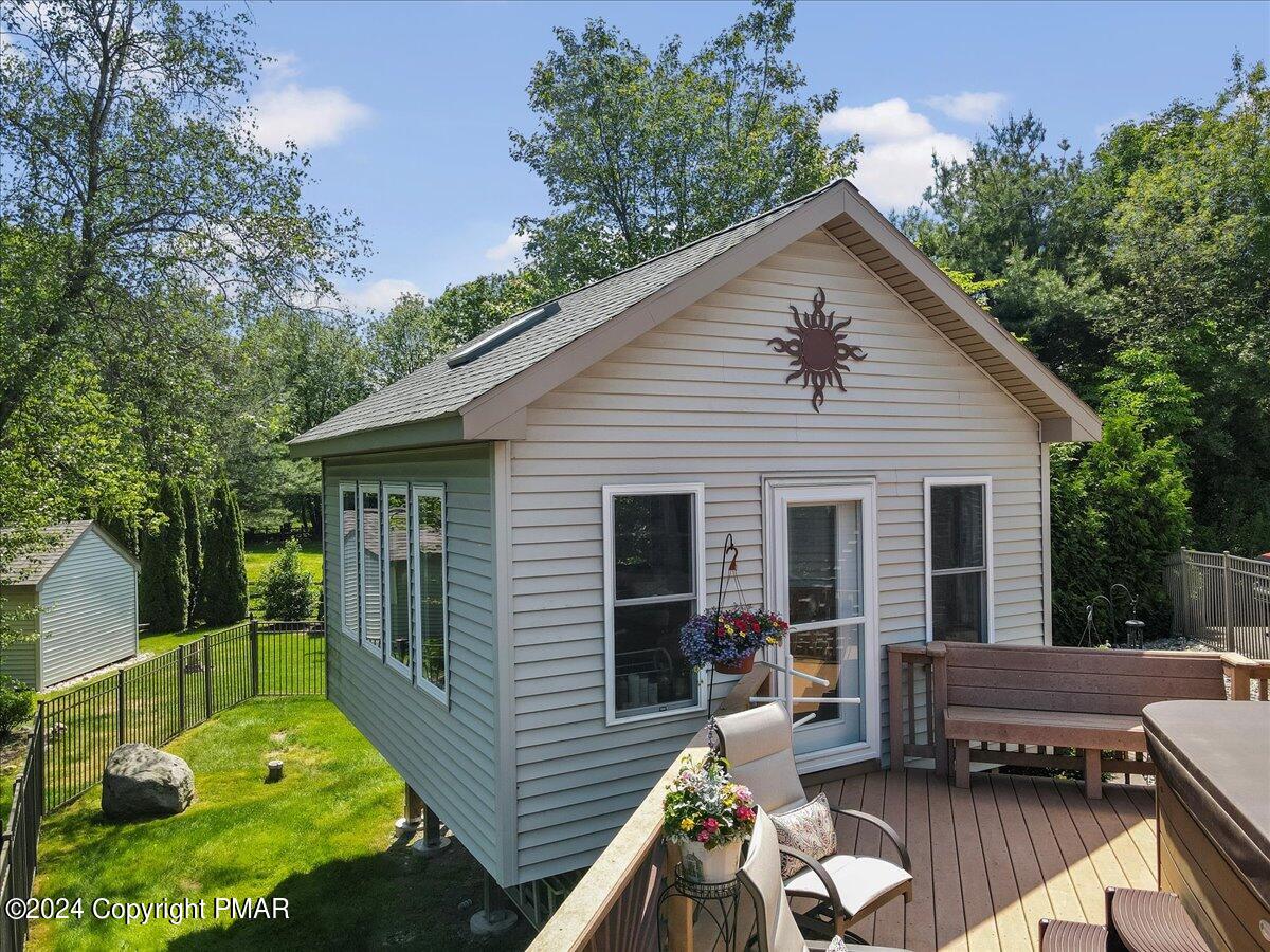 4133 Crest View Drive