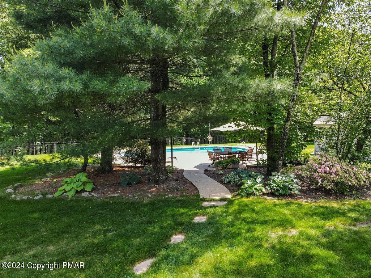 4133 Crest View Drive