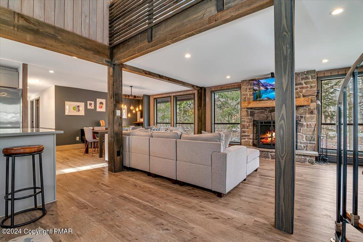 132 Leatherstocking Lane