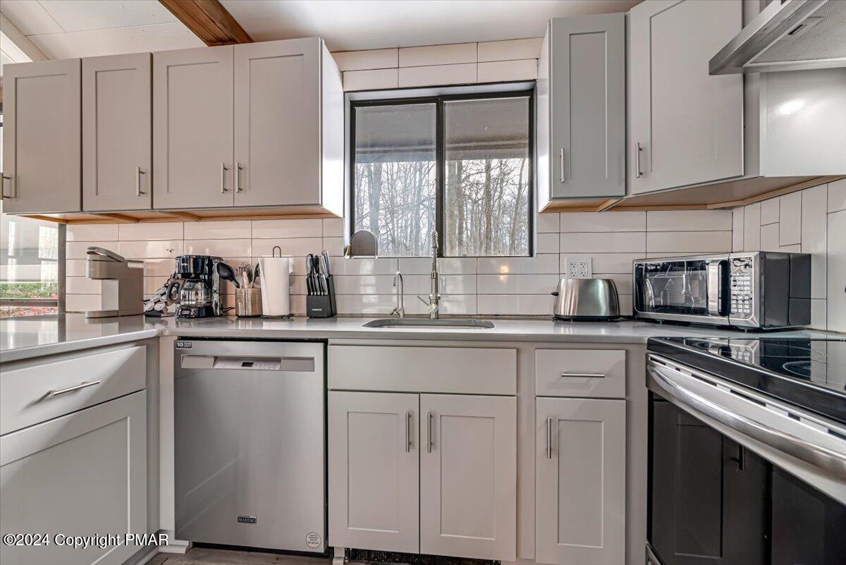 132 Leatherstocking Lane
