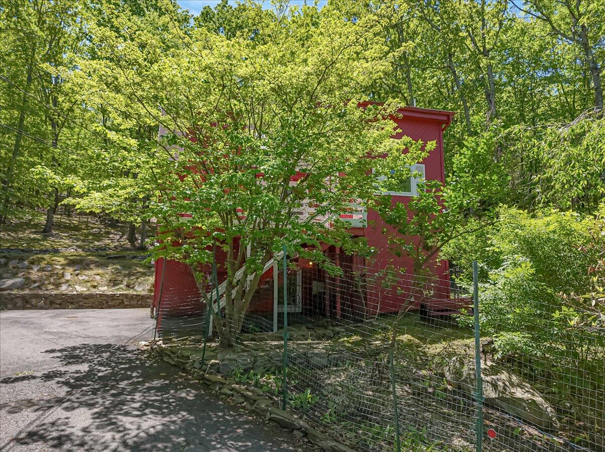 1149 Kensington Drive