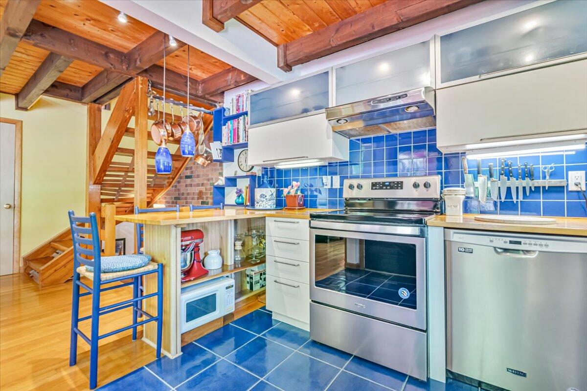 1149 Kensington Drive