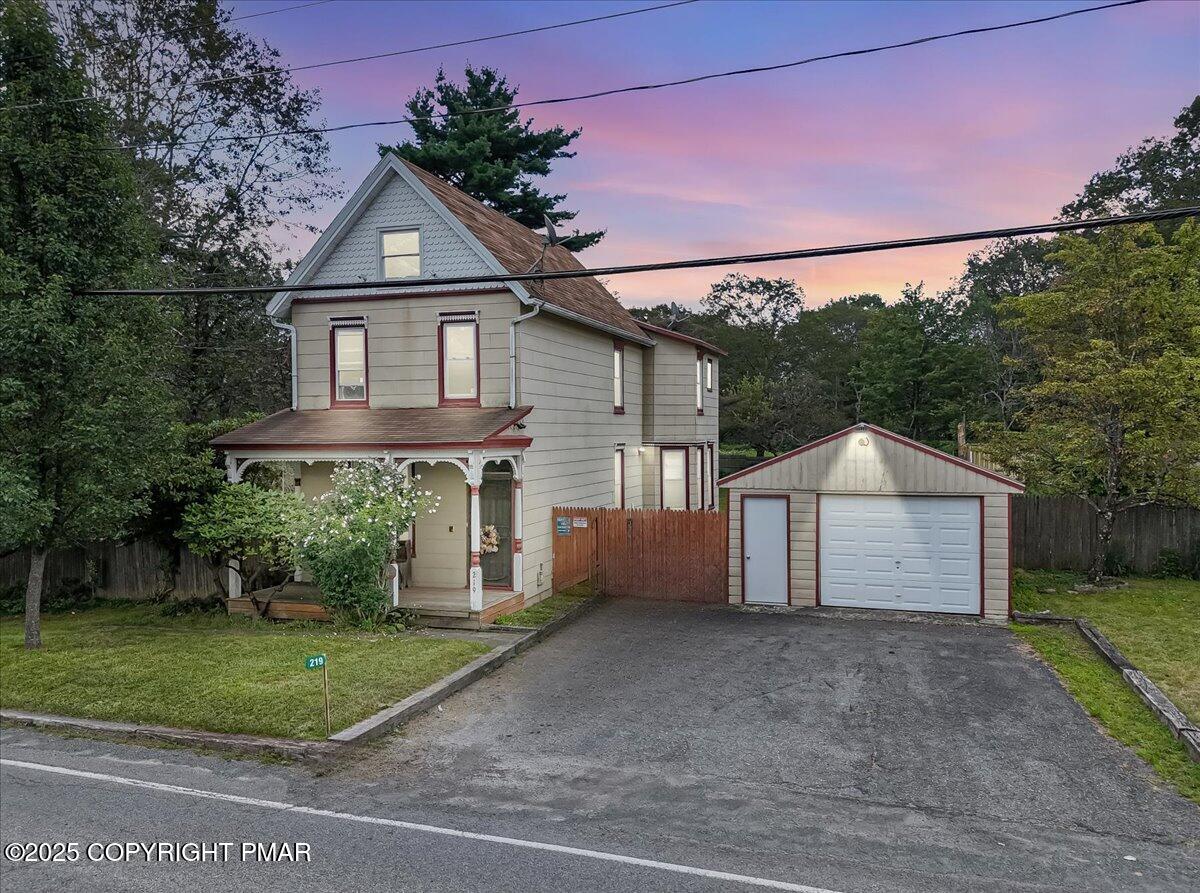 219 Summit Avenue