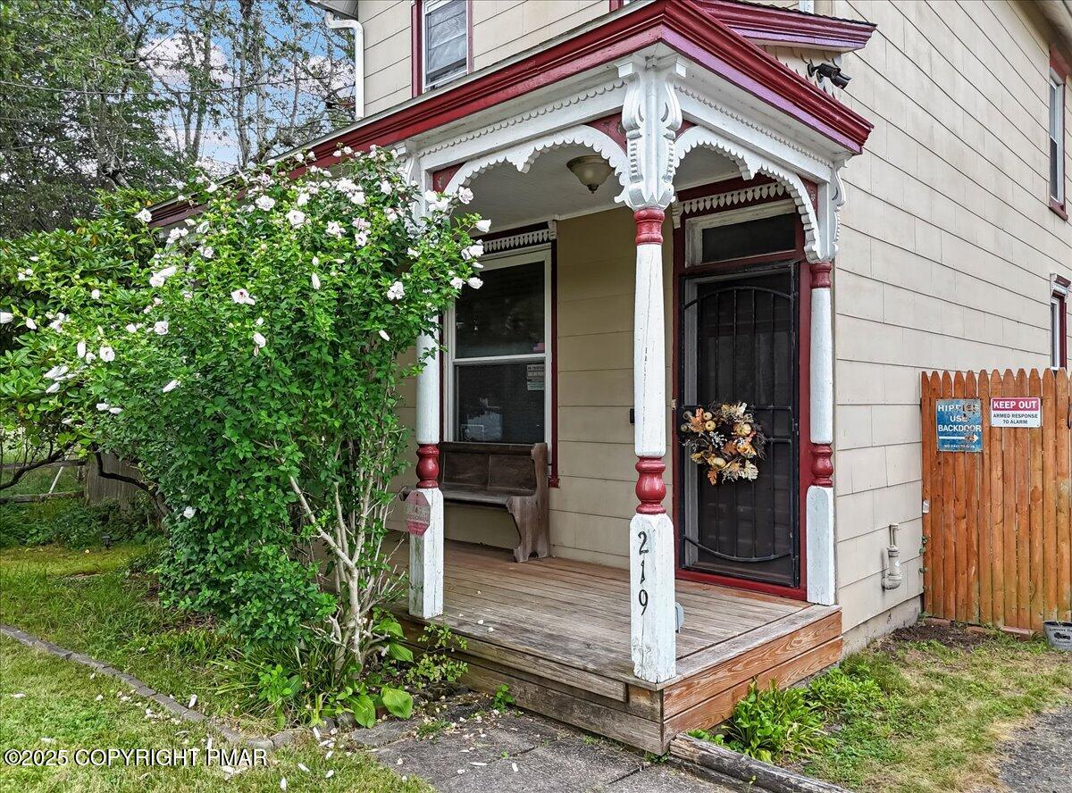 219 Summit Avenue