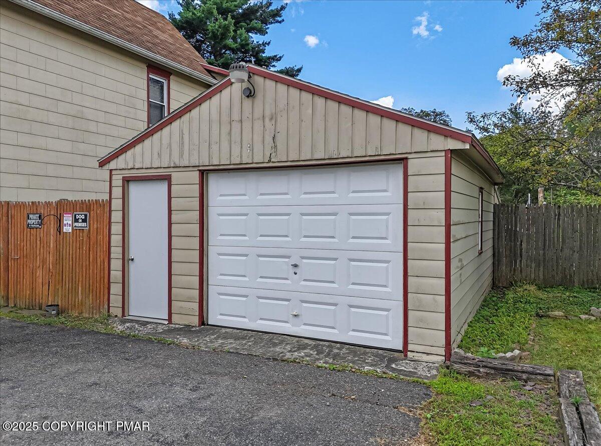 219 Summit Avenue
