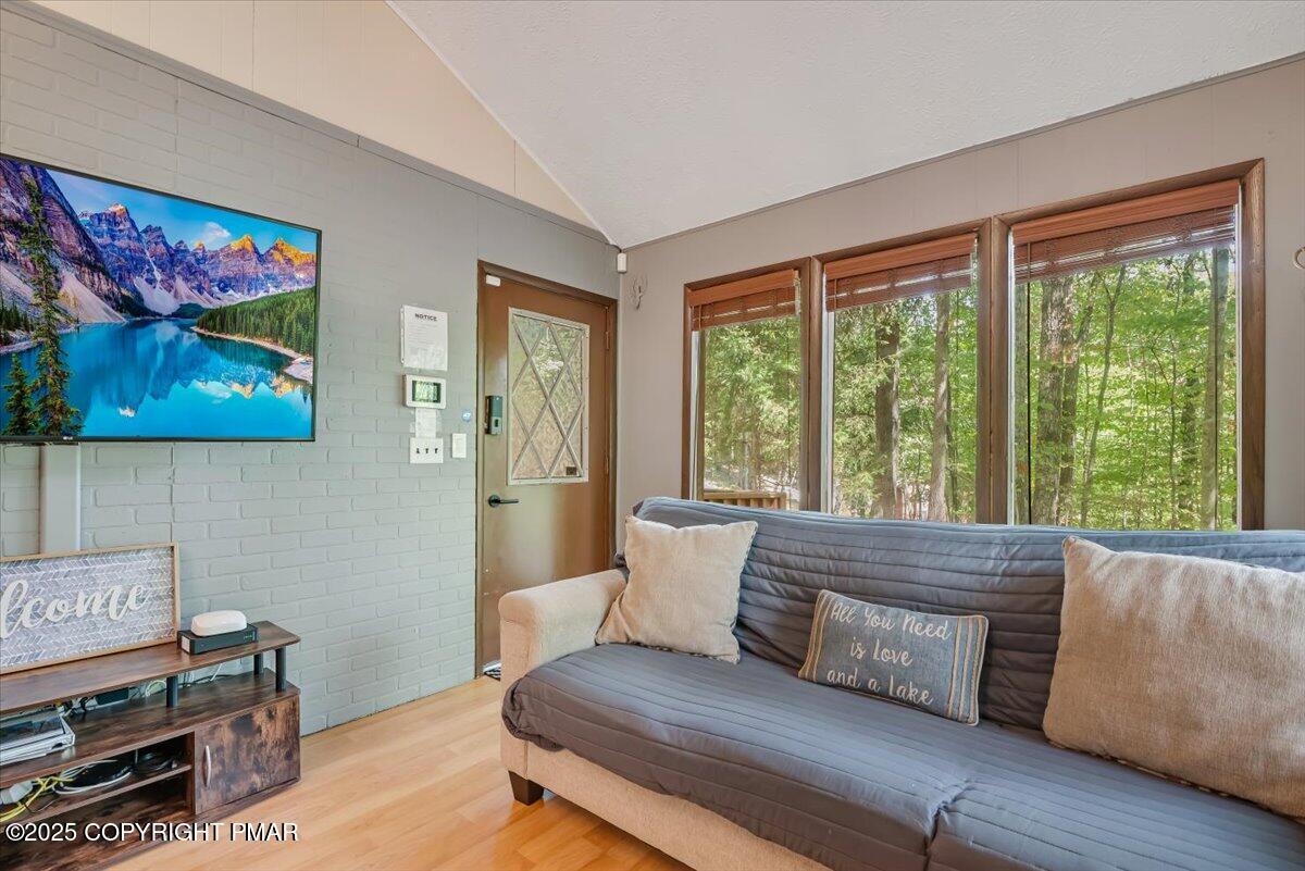 2108 Scarborough Way