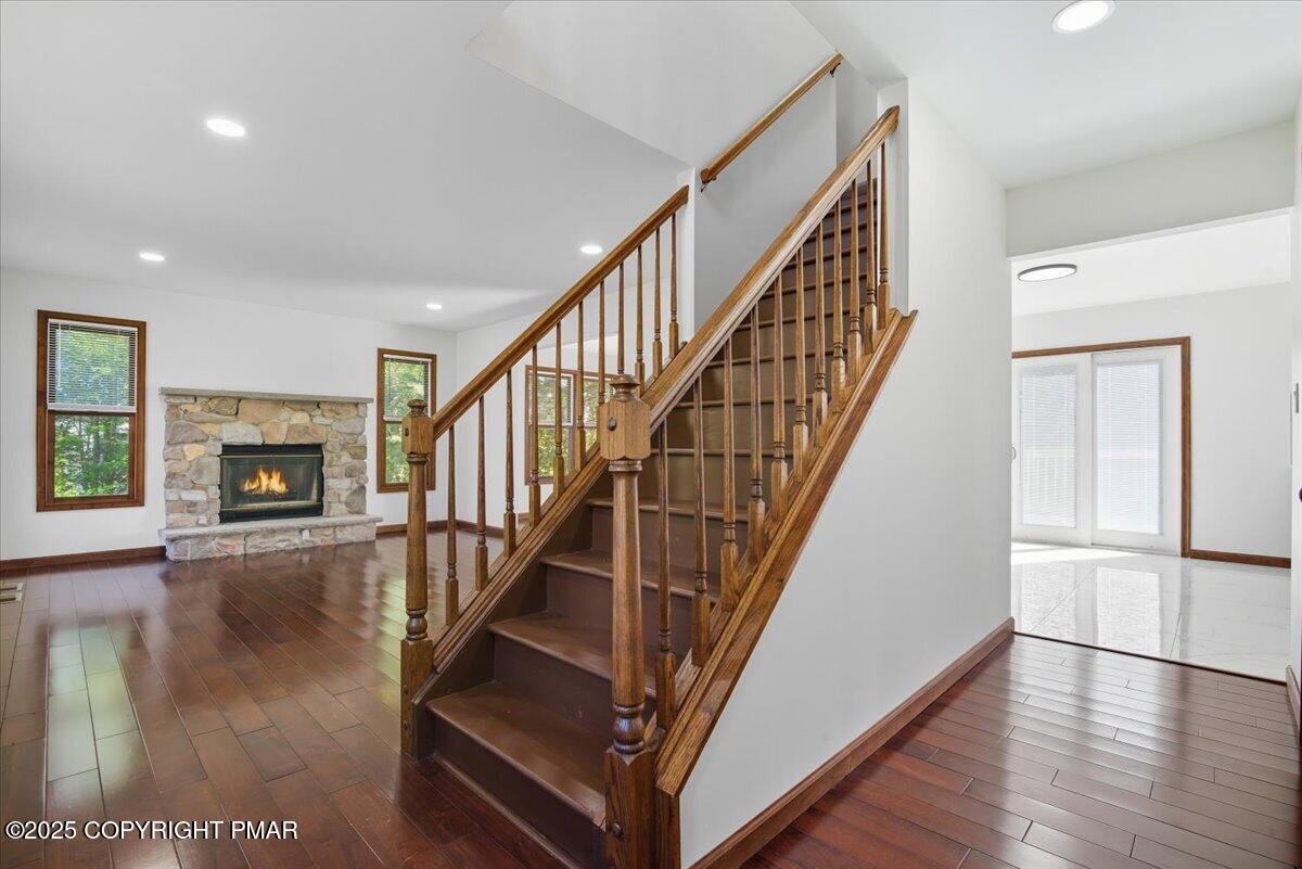 707 Avenue F