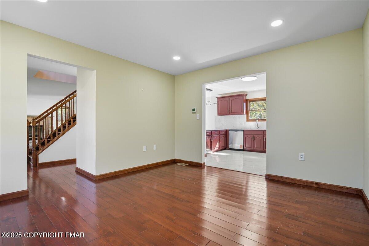 707 Avenue F