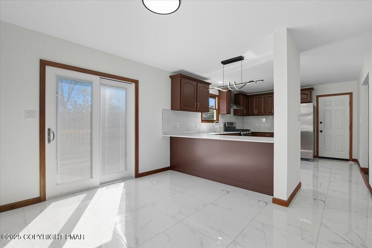 707 Avenue F