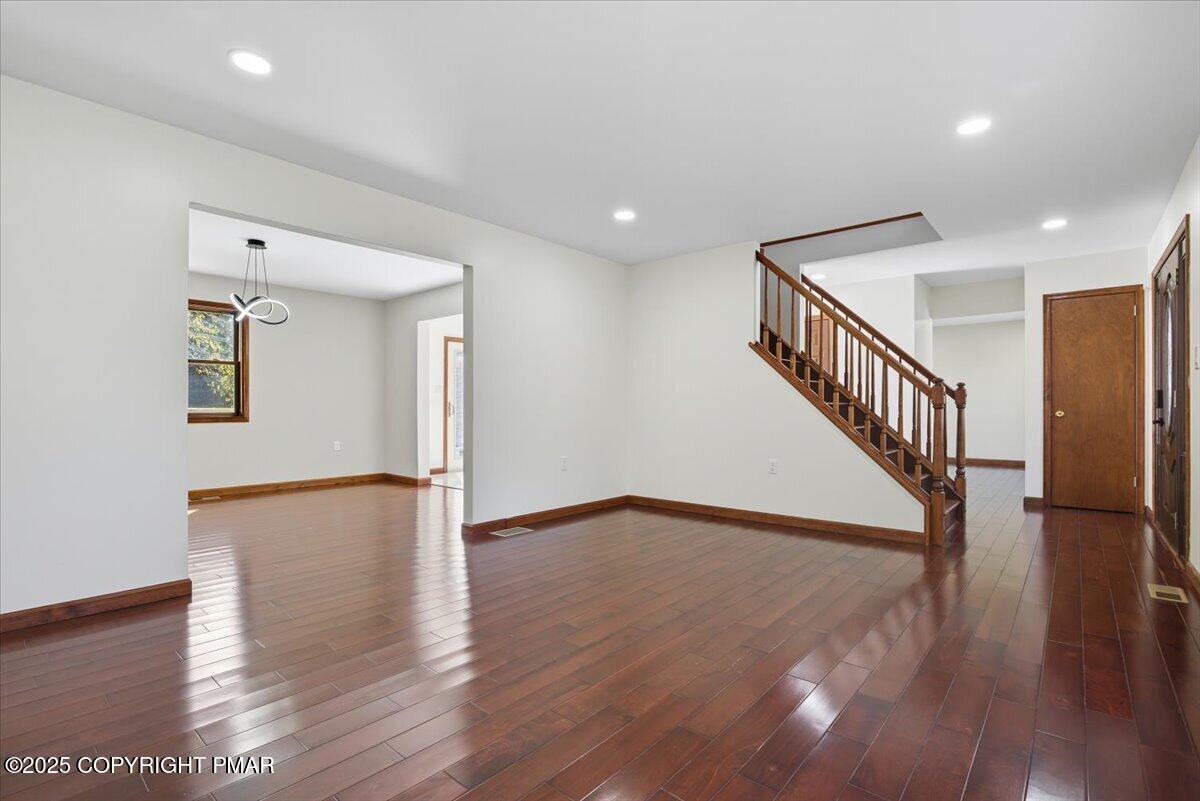 707 Avenue F