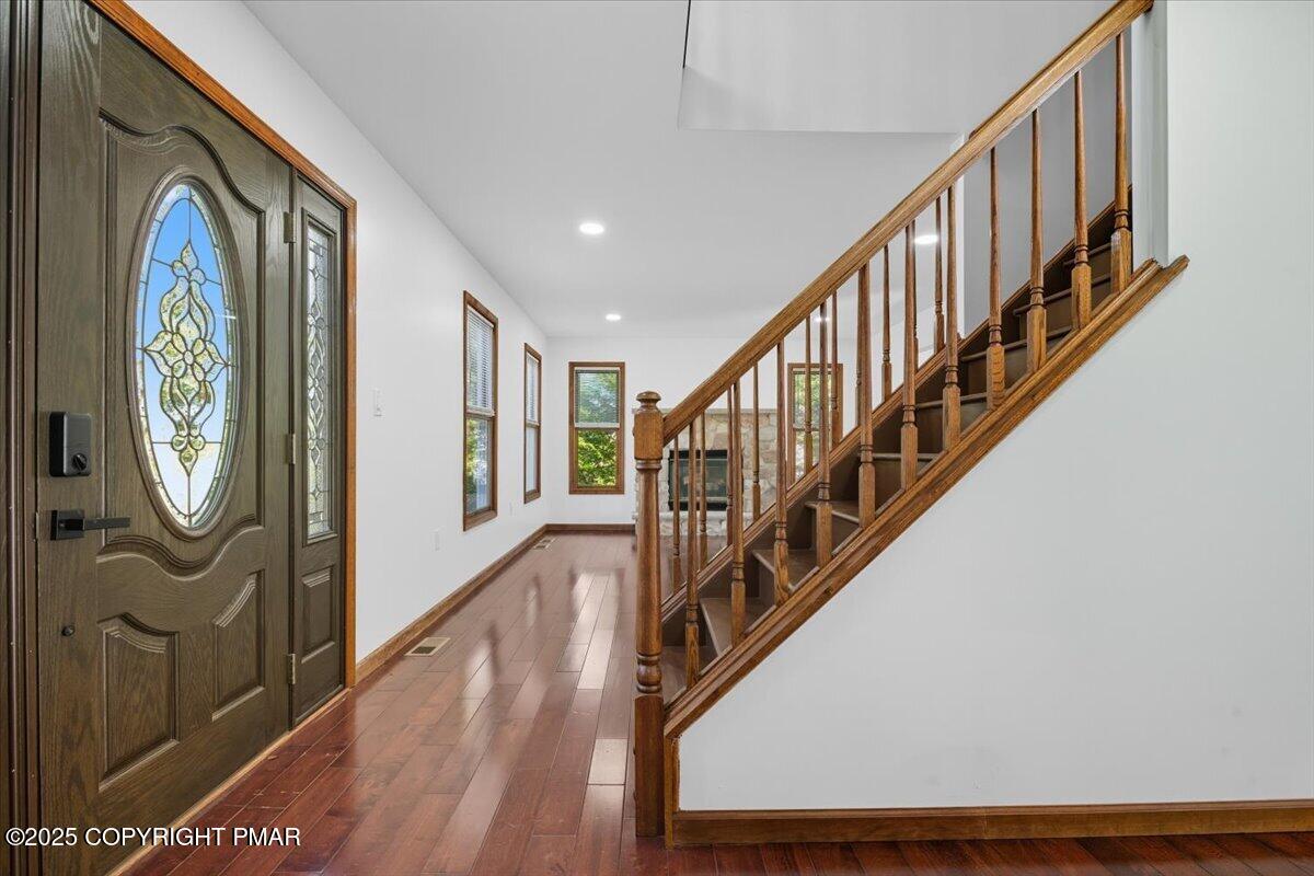707 Avenue F
