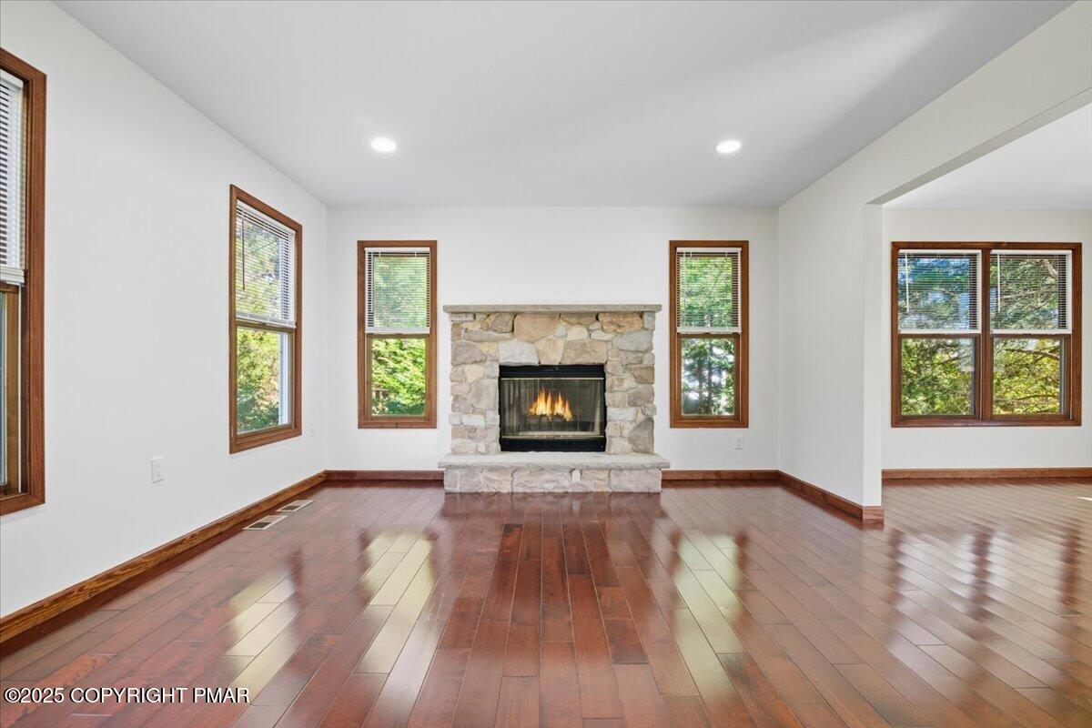 707 Avenue F