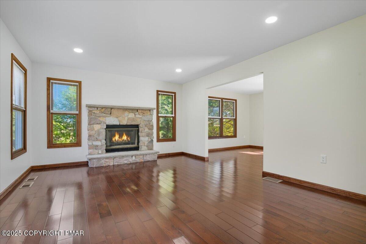 707 Avenue F