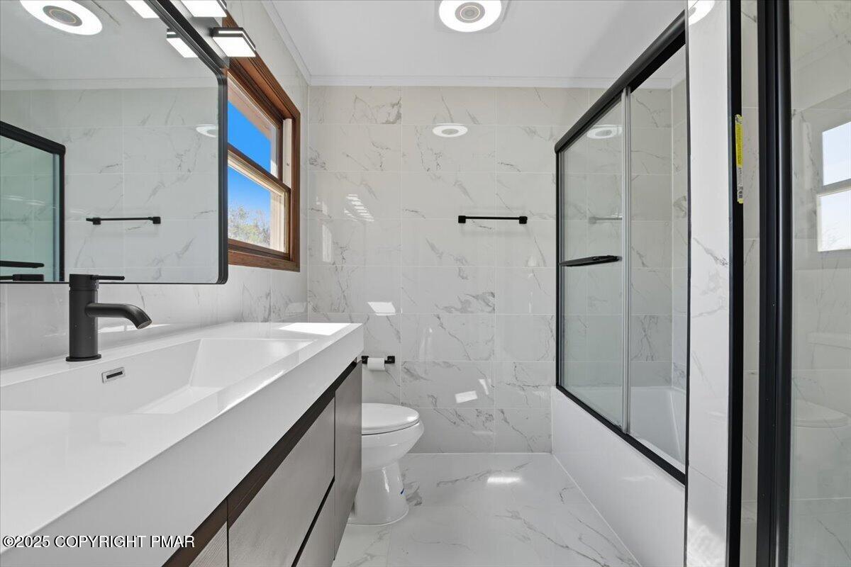 707 Avenue F