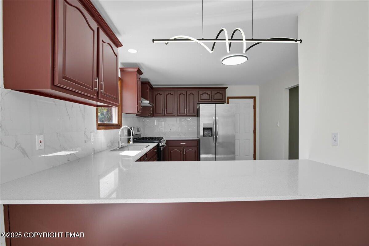707 Avenue F