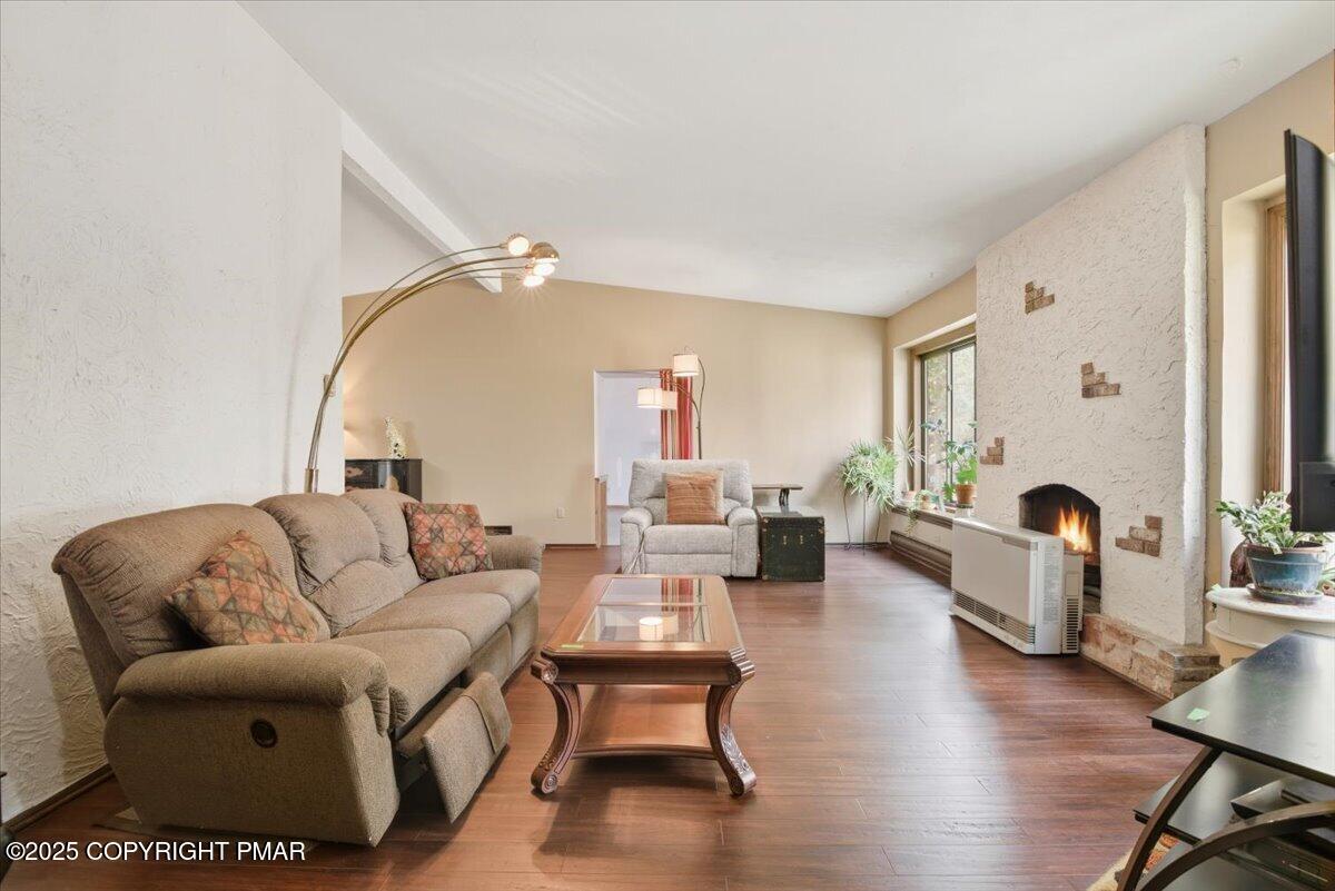 1152 Great Oak Drive