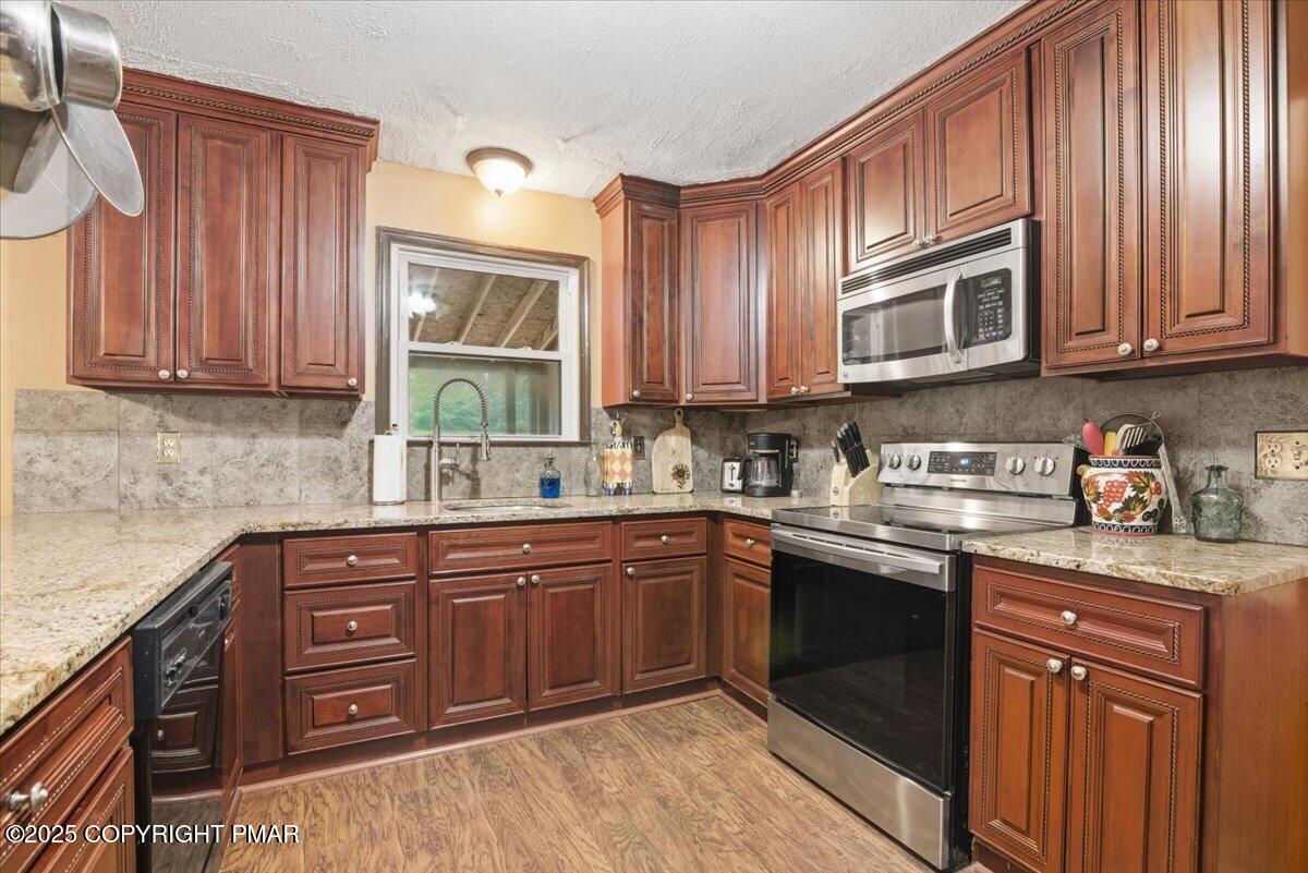 1152 Great Oak Drive