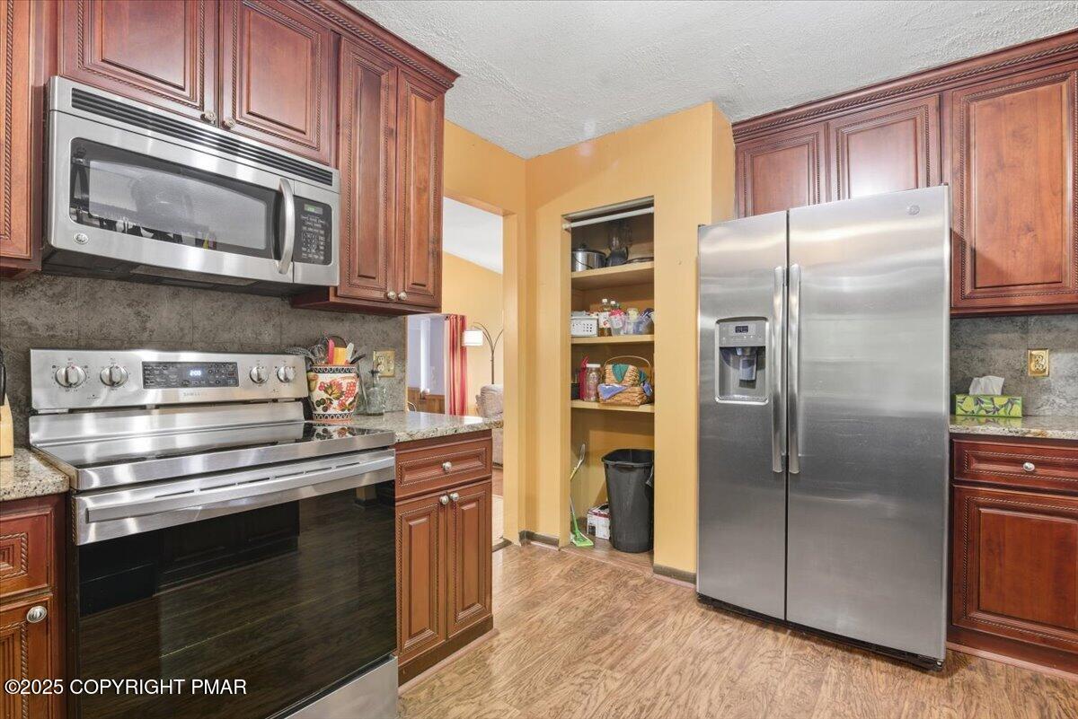 1152 Great Oak Drive