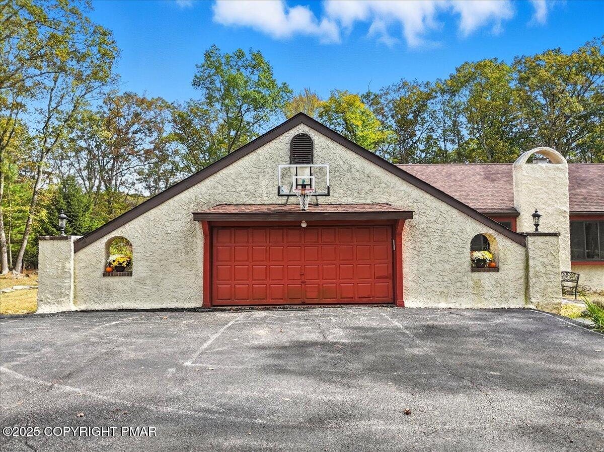 1152 Great Oak Drive