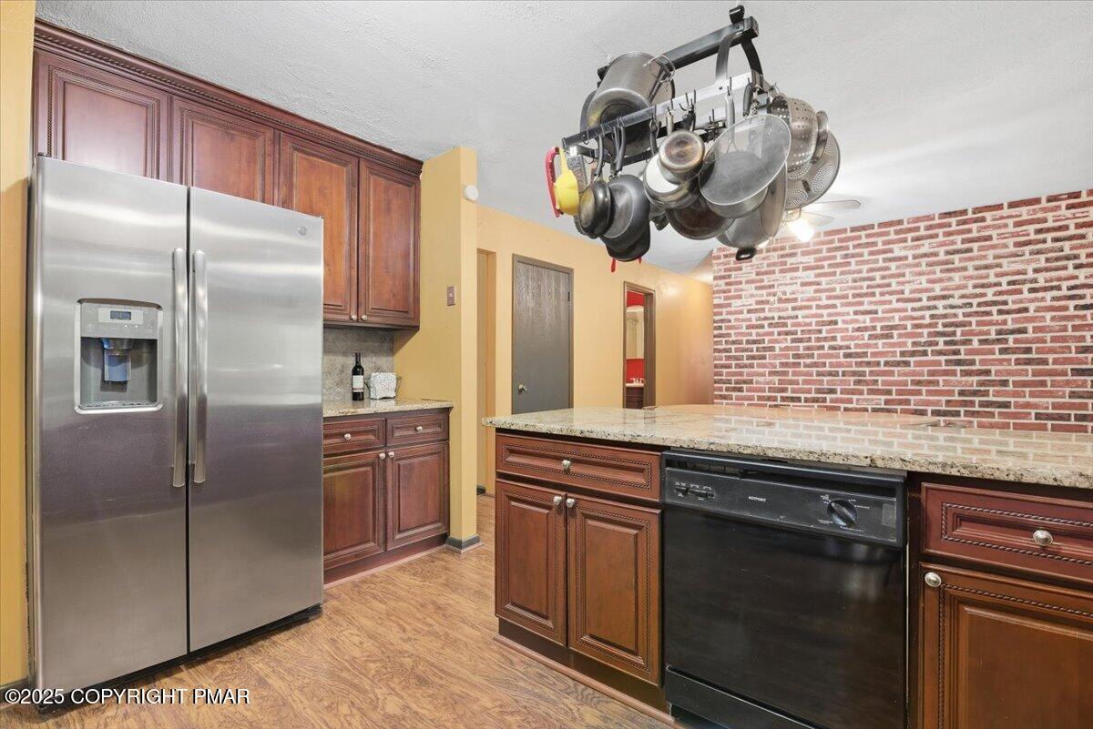 1152 Great Oak Drive