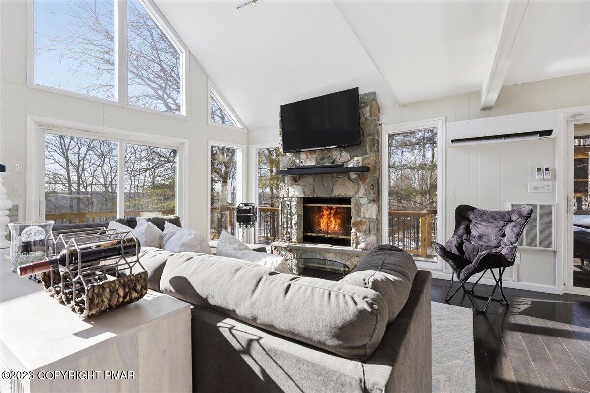 5135 Woodbridge Drive E