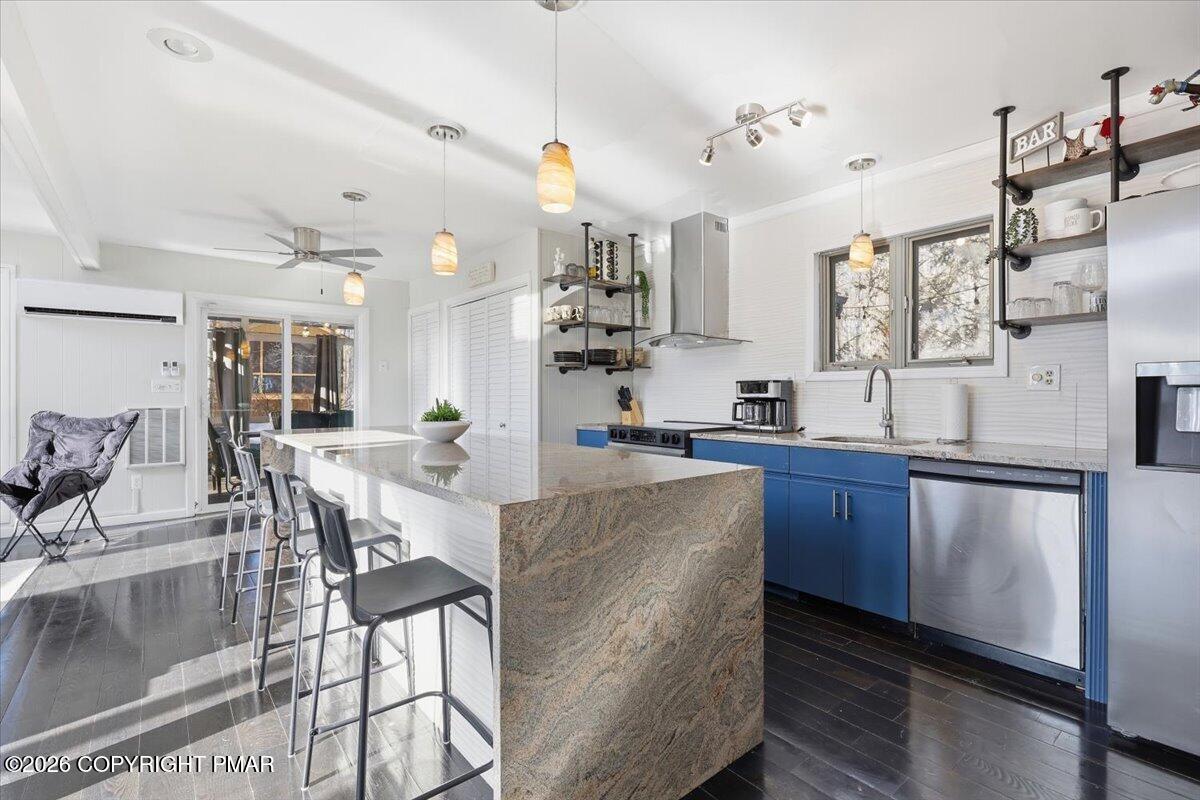 5135 Woodbridge Drive E