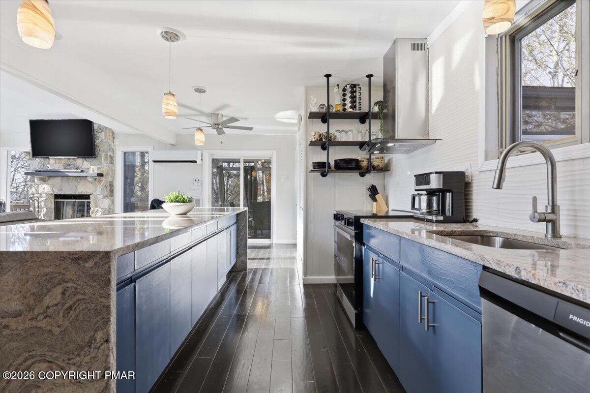 5135 Woodbridge Drive E