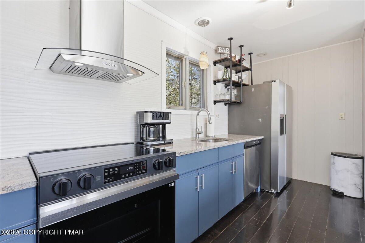 5135 Woodbridge Drive E