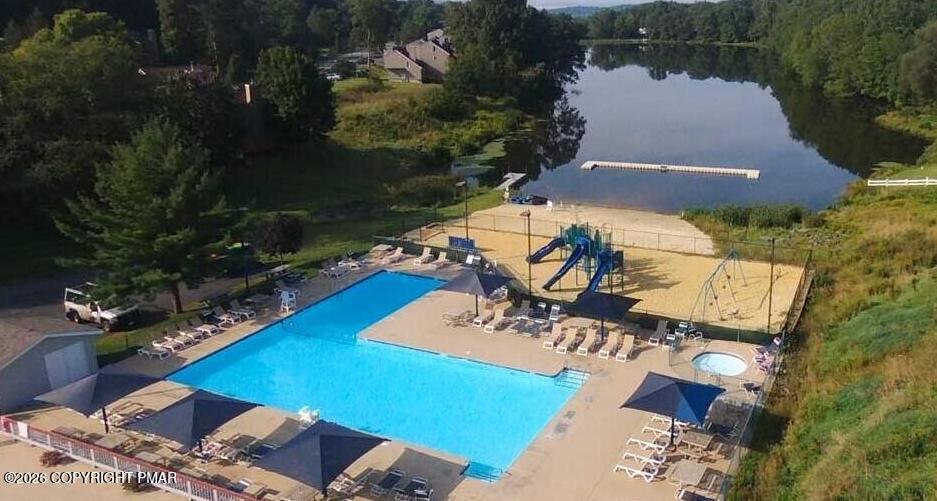 5135 Woodbridge Drive E