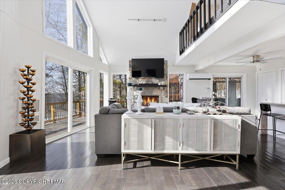 5135 Woodbridge Drive E