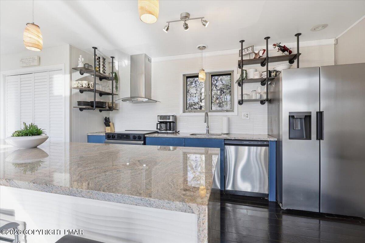 5135 Woodbridge Drive E