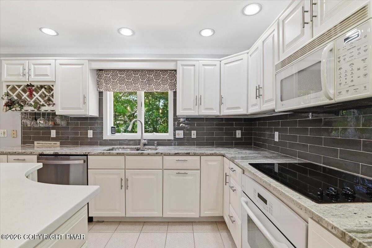 240 Oxford Circle