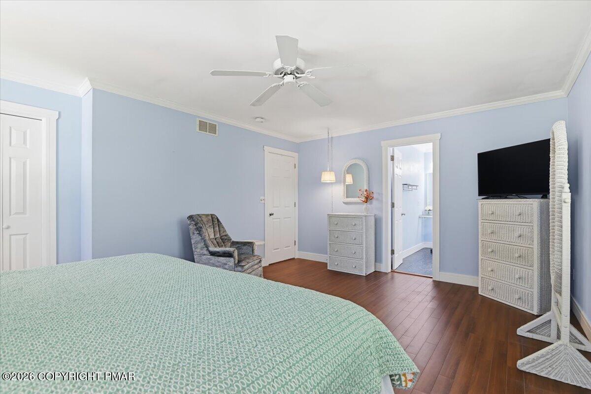 240 Oxford Circle