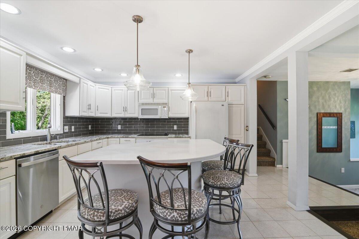 240 Oxford Circle
