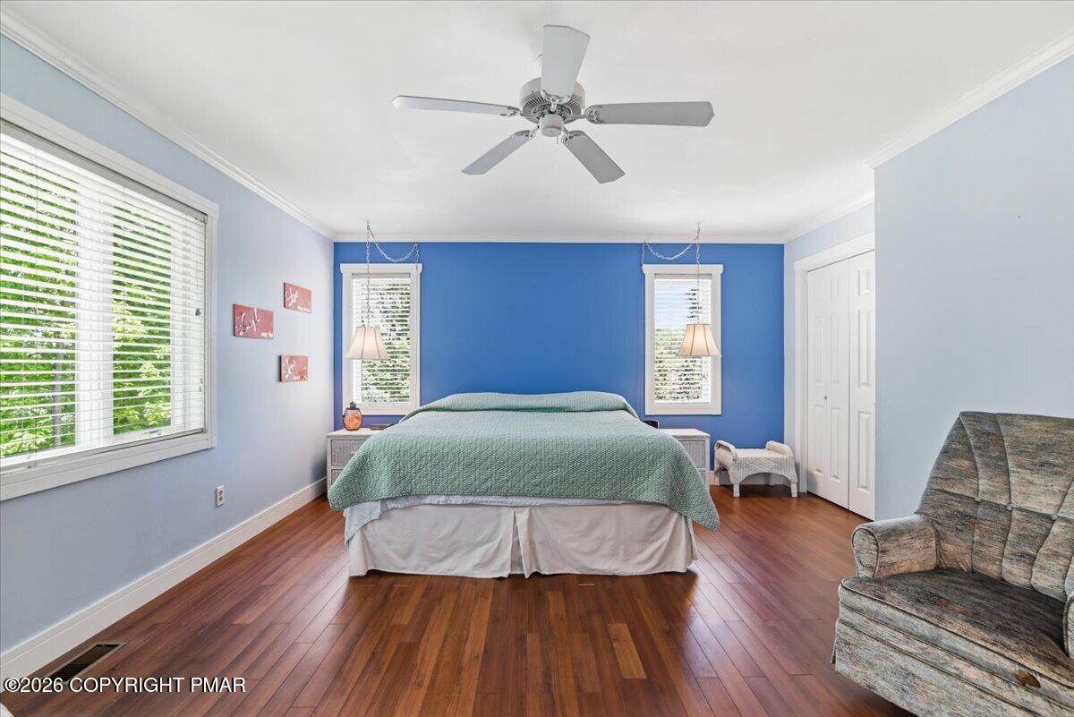 240 Oxford Circle