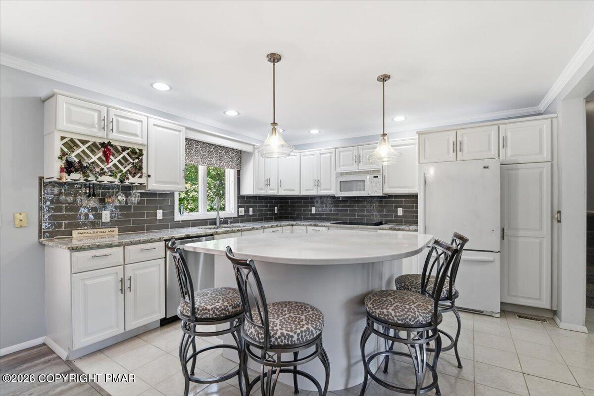 240 Oxford Circle