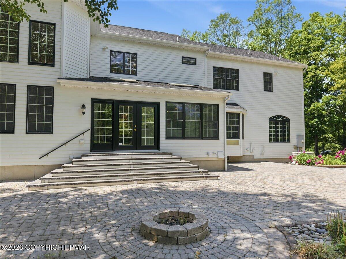 130 Rising Meadow Way