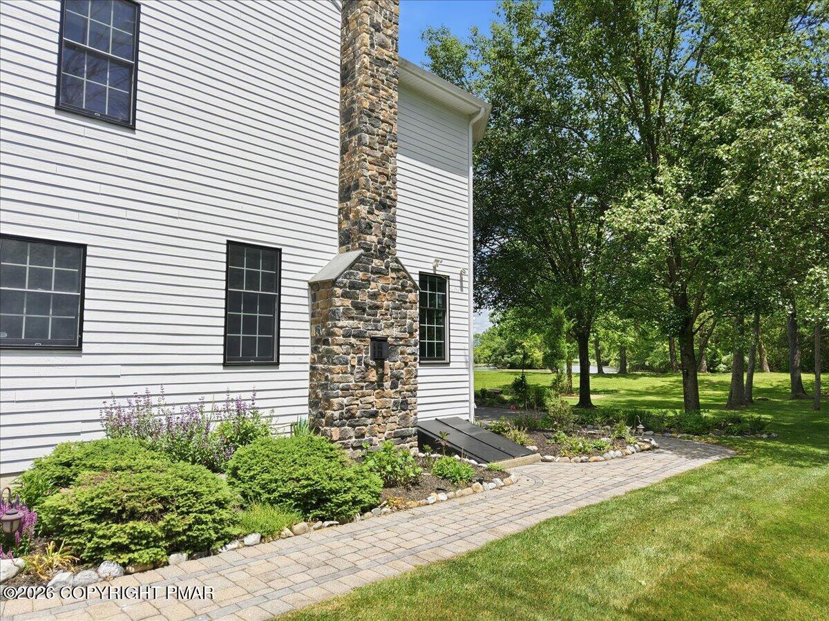 130 Rising Meadow Way