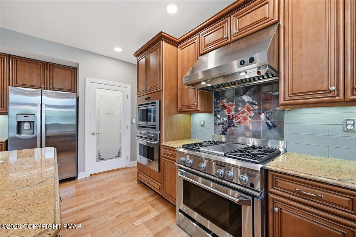 130 Rising Meadow Way