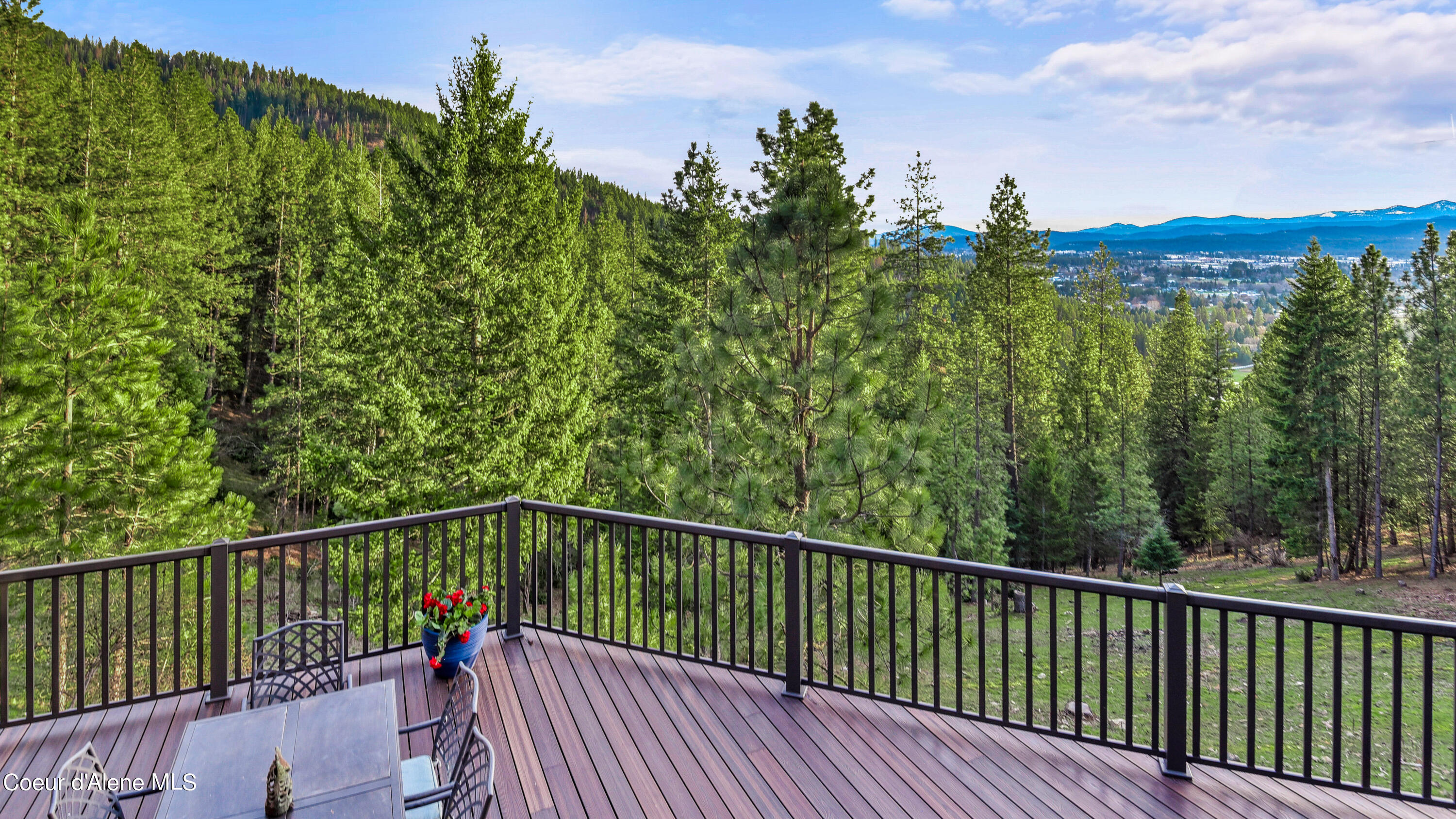 2377 E Packsaddle Dr, Coeur d'Alene