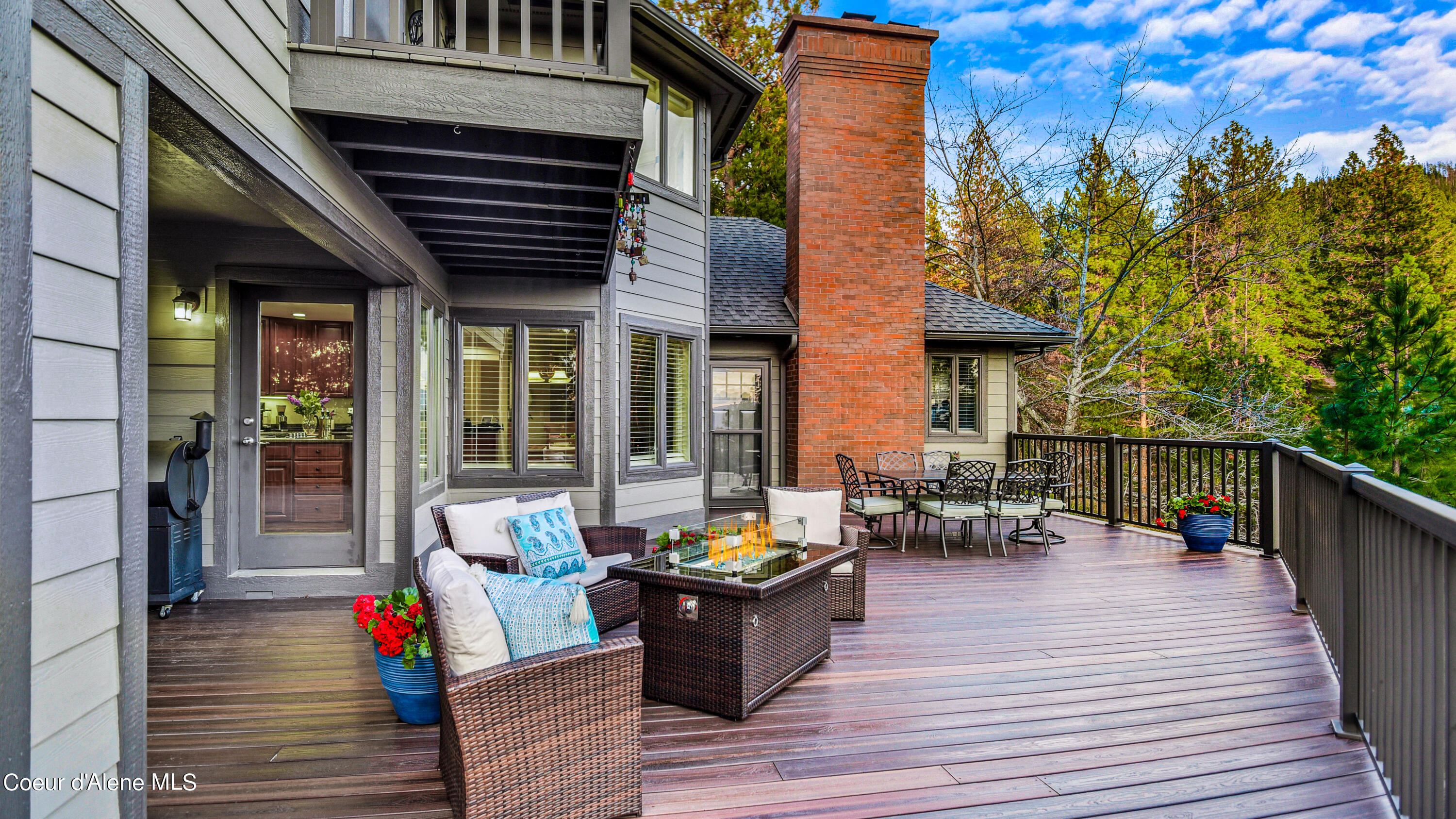 2377 E Packsaddle Dr, Coeur d'Alene