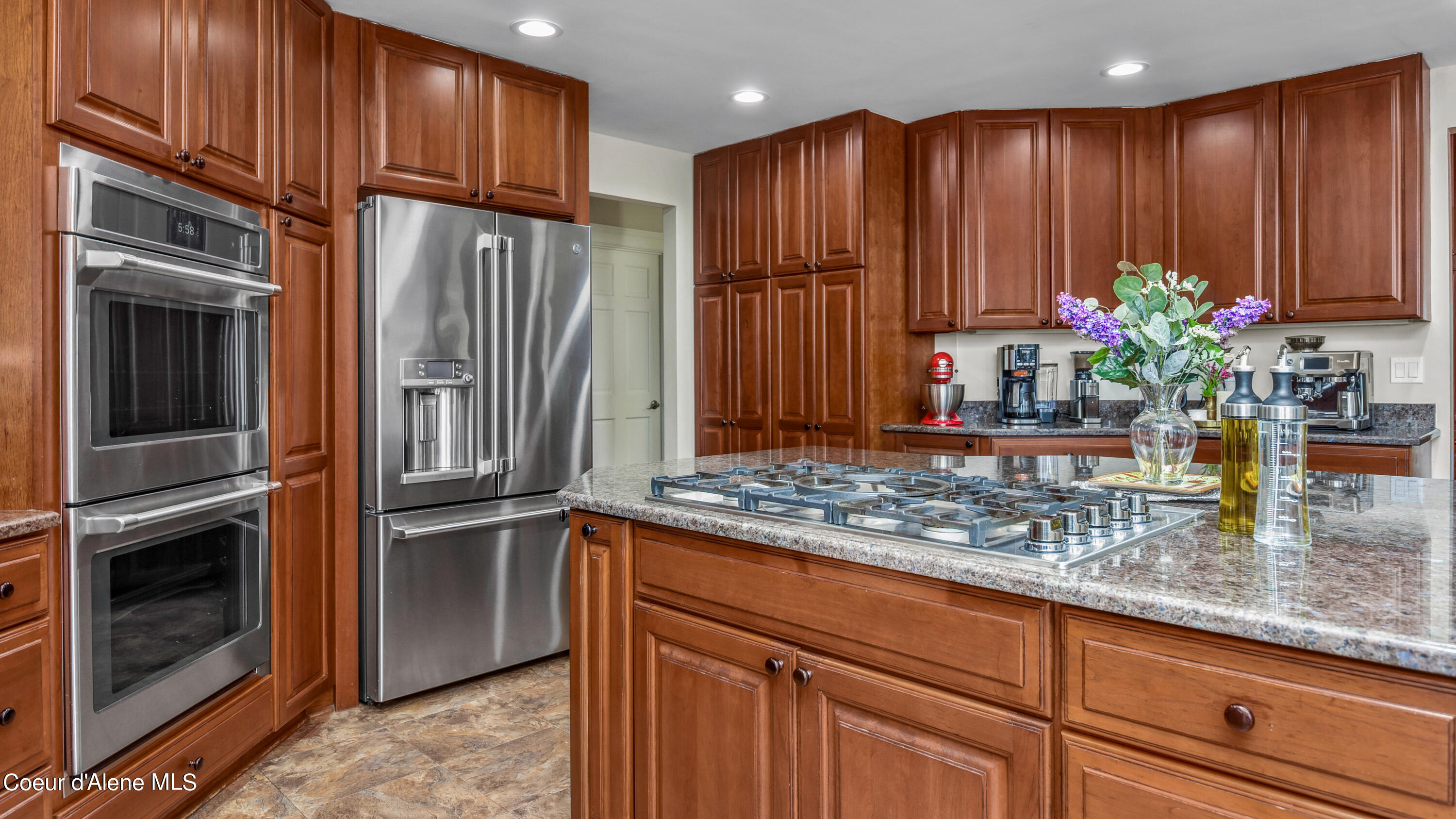 2377 E Packsaddle Dr, Coeur d'Alene