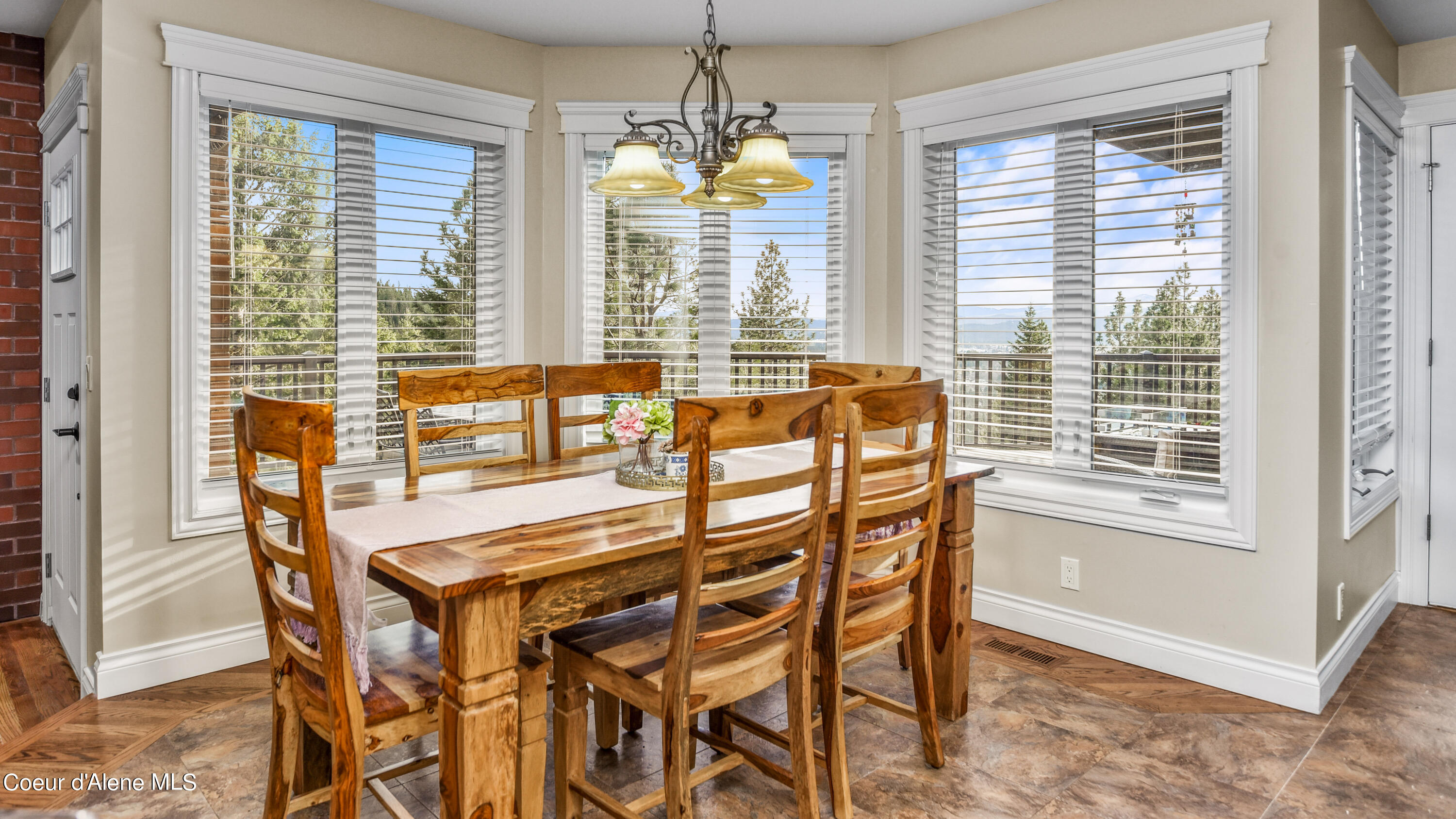 2377 E Packsaddle Dr, Coeur d'Alene
