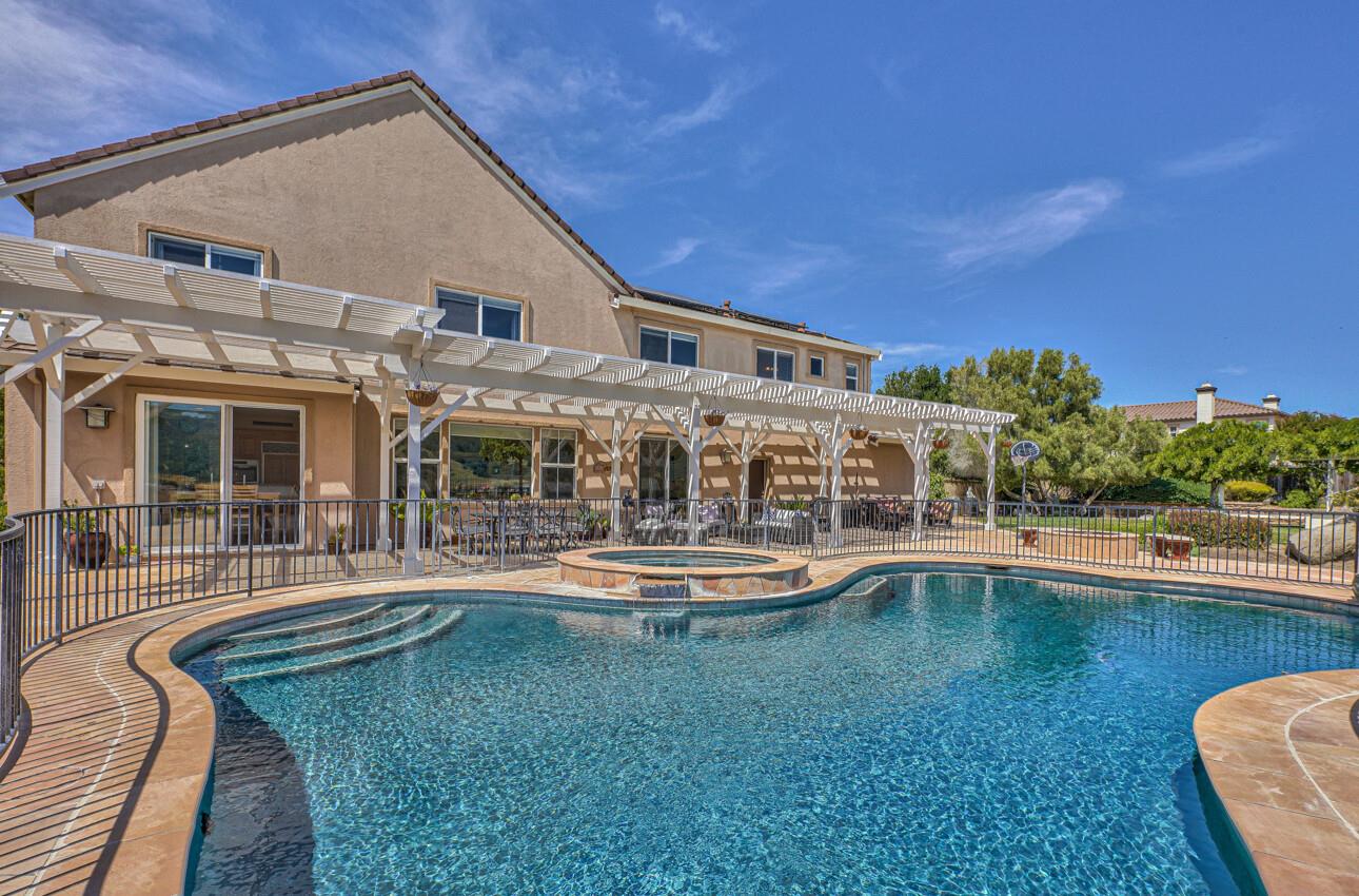 423 Calle San Antonio