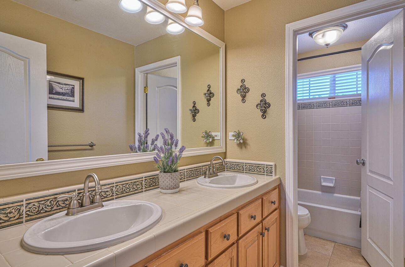 423 Calle San Antonio