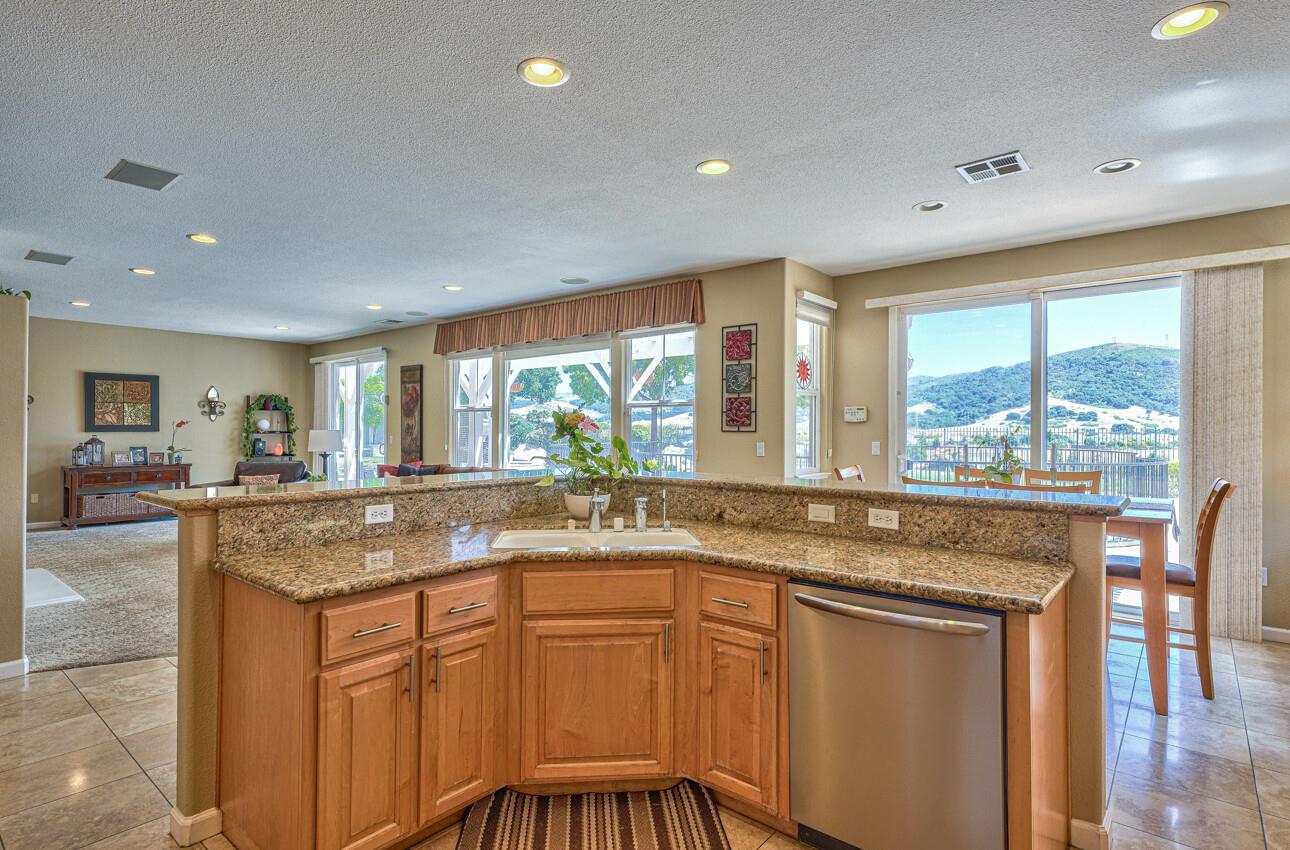 423 Calle San Antonio