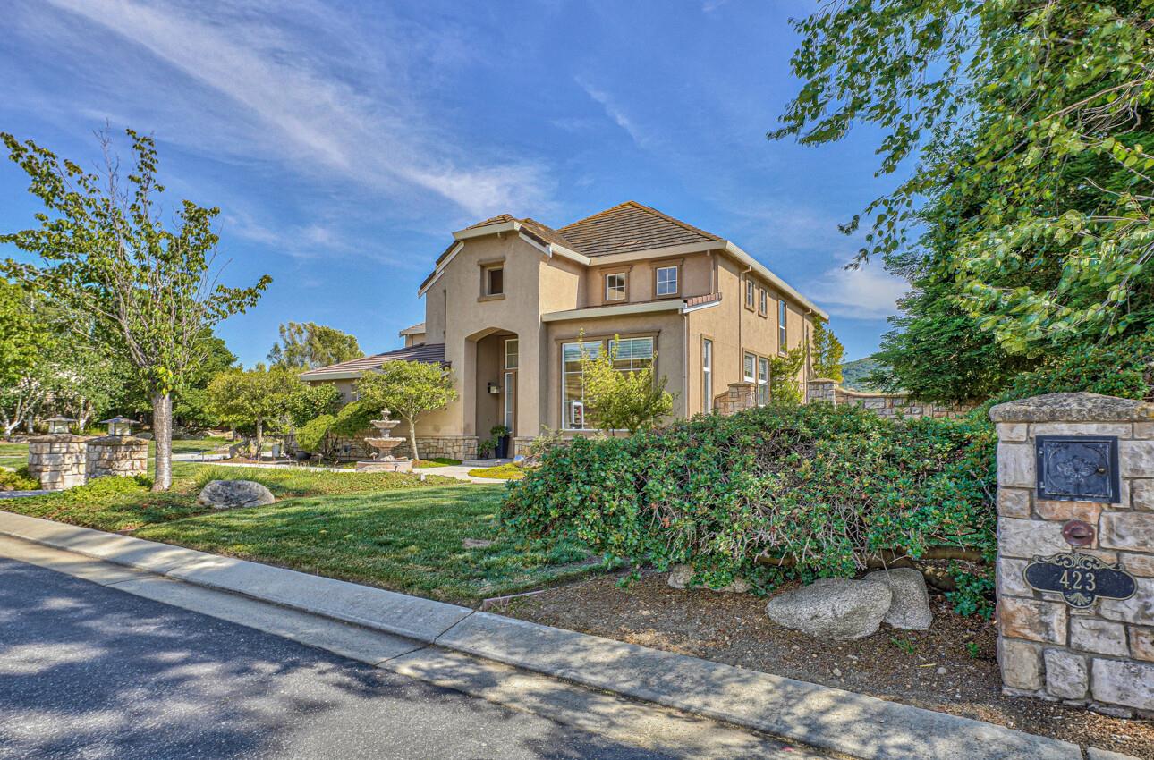 423 Calle San Antonio