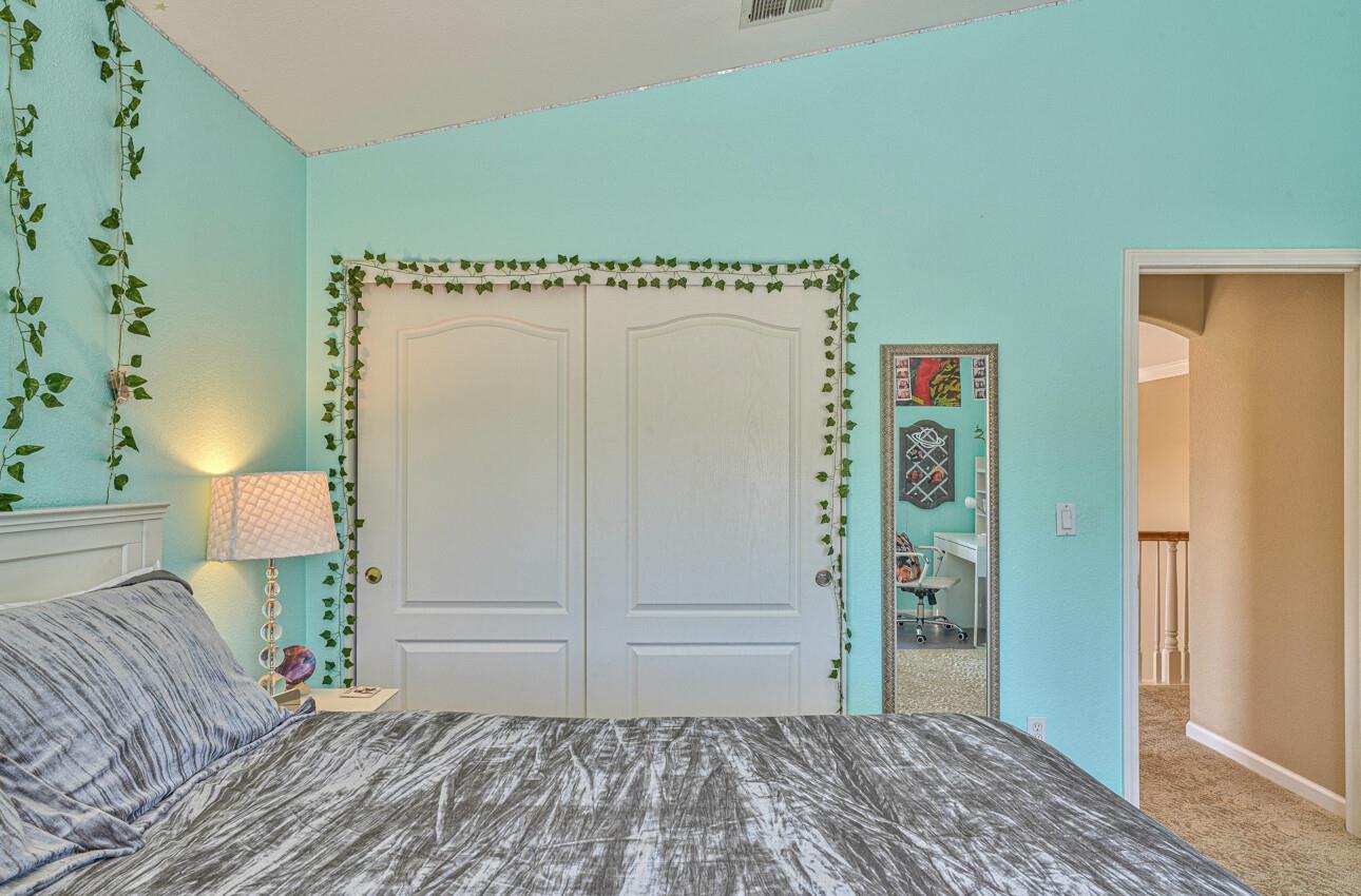 423 Calle San Antonio