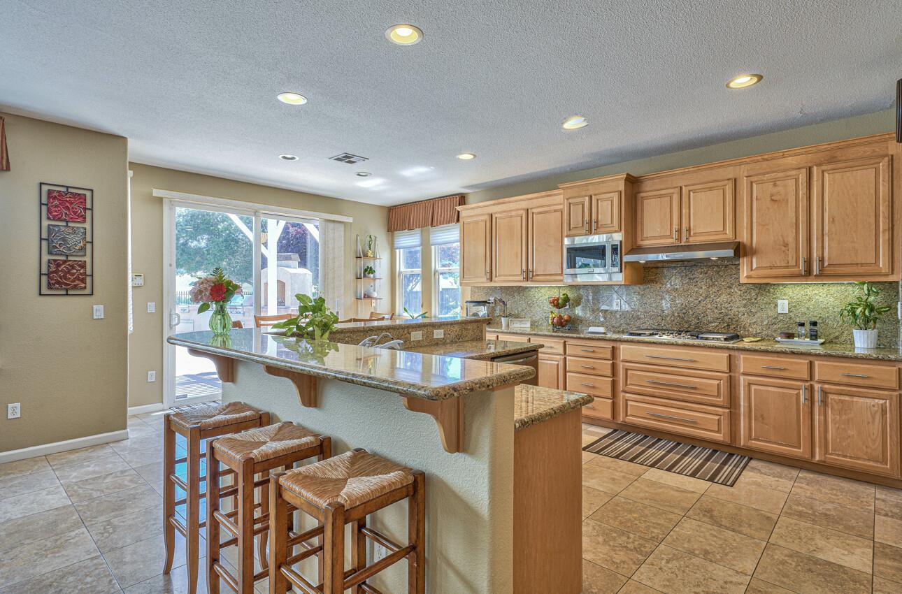 423 Calle San Antonio